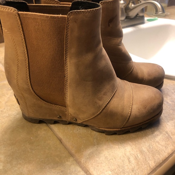 Joan of Artic Wedge III Lug Sole Chelsea Booties - Picture 2 of 3